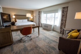 Hampton Inn & Suites Manchester