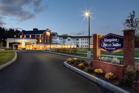 Hampton Inn & Suites Manchester