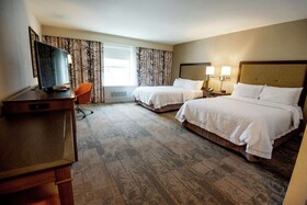 Hampton Inn & Suites Manchester