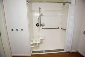 Hampton Inn & Suites Manchester