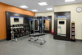 Hampton Inn & Suites Manchester