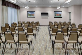Hampton Inn & Suites Manchester