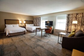 Hampton Inn & Suites Manchester