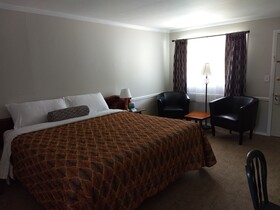 The Lodge at West River