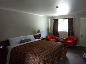 The Lodge at West River