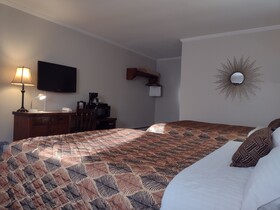 The Lodge at West River