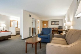 Comfort Suites