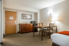 Comfort Suites