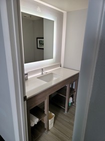 Comfort Inn & Suites Alexandria Van Dorn Street