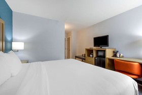 Comfort Inn & Suites Alexandria Van Dorn Street