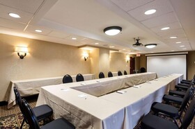 Clarion Collection Arlington Court Suites