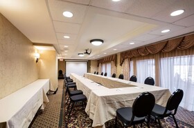 Clarion Collection Arlington Court Suites