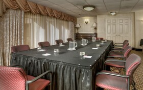 Clarion Collection Arlington Court Suites