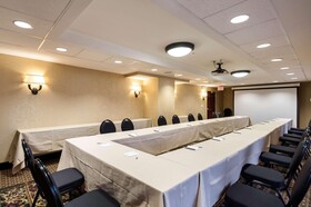 Clarion Collection Arlington Court Suites