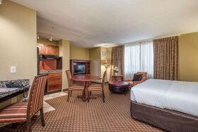 Clarion Collection Arlington Court Suites