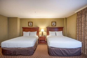 Clarion Collection Arlington Court Suites