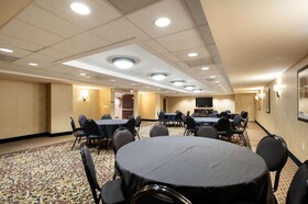 Clarion Collection Arlington Court Suites