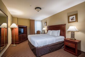 Clarion Collection Arlington Court Suites