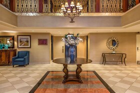 Clarion Collection Arlington Court Suites