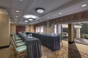 Clarion Collection Arlington Court Suites
