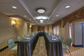 Clarion Collection Arlington Court Suites