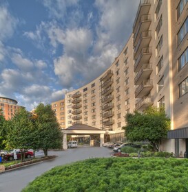 Clarion Collection Arlington Court Suites
