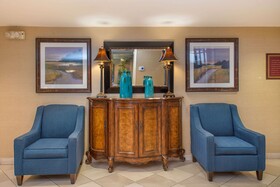 Clarion Collection Arlington Court Suites