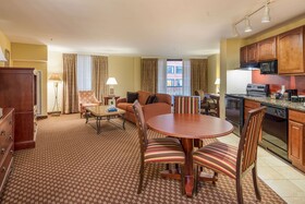 Clarion Collection Arlington Court Suites