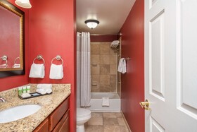 Clarion Collection Arlington Court Suites