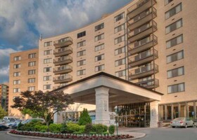 Clarion Collection Arlington Court Suites