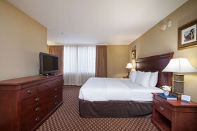 Clarion Collection Arlington Court Suites