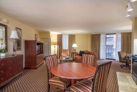 Clarion Collection Arlington Court Suites