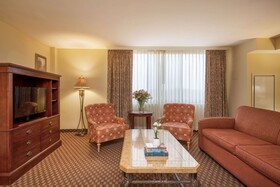 Clarion Collection Arlington Court Suites