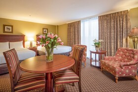 Clarion Collection Arlington Court Suites