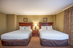 Clarion Collection Arlington Court Suites