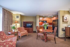 Clarion Collection Arlington Court Suites