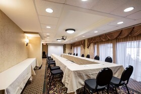 Clarion Collection Arlington Court Suites