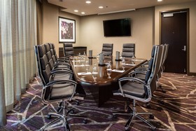 Embassy Suites by Hilton Crystal City National Airport