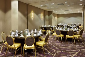 Embassy Suites by Hilton Crystal City National Airport