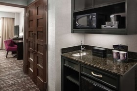 Embassy Suites by Hilton Crystal City National Airport
