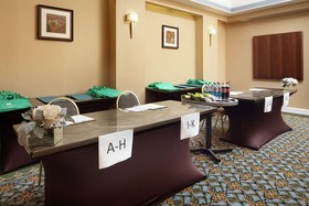 Embassy Suites by Hilton Crystal City National Airport