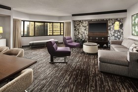 Embassy Suites by Hilton Crystal City National Airport