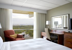 Marriott Key Bridge