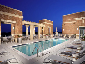 The Gramercy by Global Luxury Suites