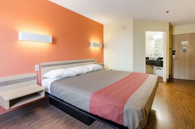 Motel 6 Bristol