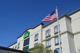 Wingate by Wyndham Chantilly / Dulles Airport