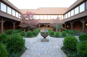 English Inn of Charlottesville