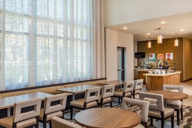 Staybridge Suites Charlottesville Airport