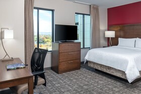 Staybridge Suites Charlottesville Airport
