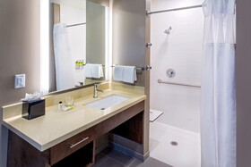 Staybridge Suites Charlottesville Airport